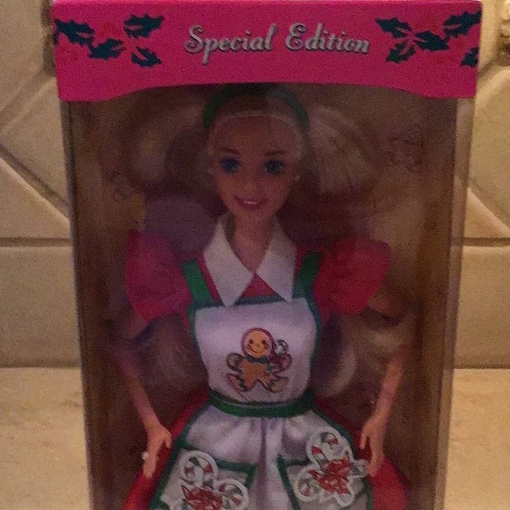 Holiday treats Barbie 1997